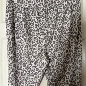Tahari Gray Leopard Print Pajamas